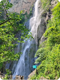 溪口-雪窦山风景图